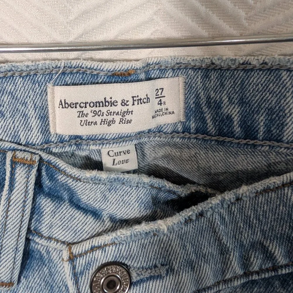 Abercrombie & Fitch Light Wash High-Rise Straight Jeans - Picture 5 of 9